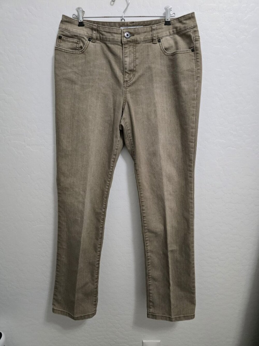 Chicos Platinum Denim Taupe Straight-Leg Jeans Women's Size 1.5 Reg - Picture 5 of 7